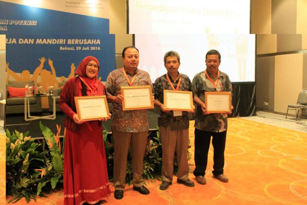20160729-SMK dan BLK Mendapat Penghargaan Indonesia Busines Link