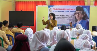 Anggota DPRD Jabar Ayi Sahrul Hamzah Berikan Pendidikan Demokrasi Untuk Pelajar Muhammadiyah Cileungsi