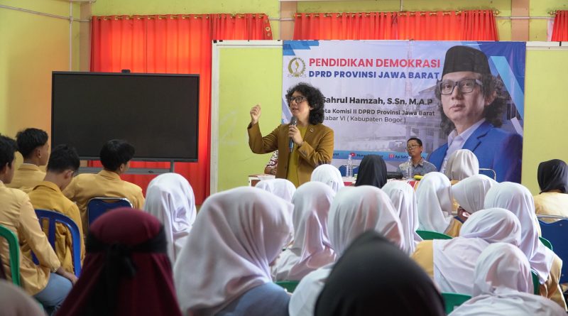 Anggota DPRD Jabar Ayi Sahrul Hamzah Berikan Pendidikan Demokrasi Untuk Pelajar Muhammadiyah Cileungsi